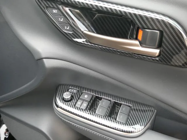 Toyota CROWN SPORT Z 2025 — миниатюра 3