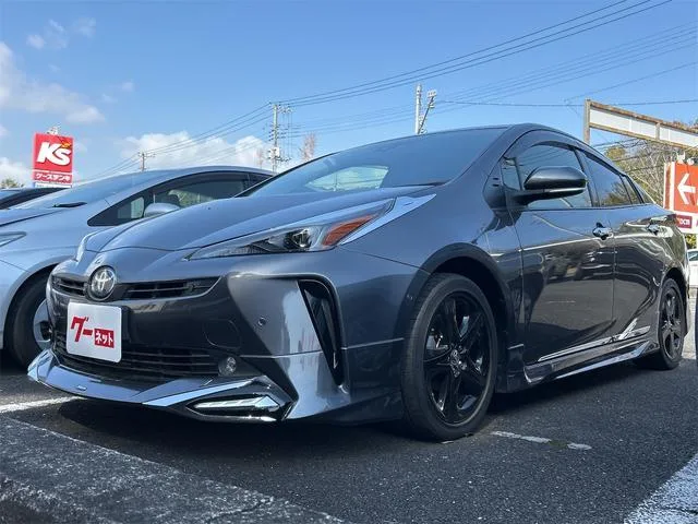 Toyota Prius A TOURING SELECTION BLACK EDITION 2022 — фото 1, купить с доставкой в Москву