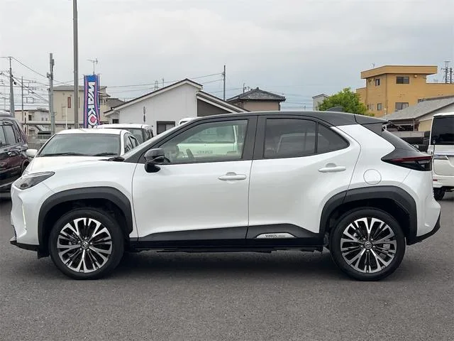 Toyota YARIS CROSS HYBRID Z 2022 — миниатюра 3