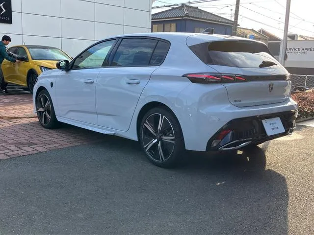 Peugeot 308 GT HYBRID 2025 — миниатюра 2