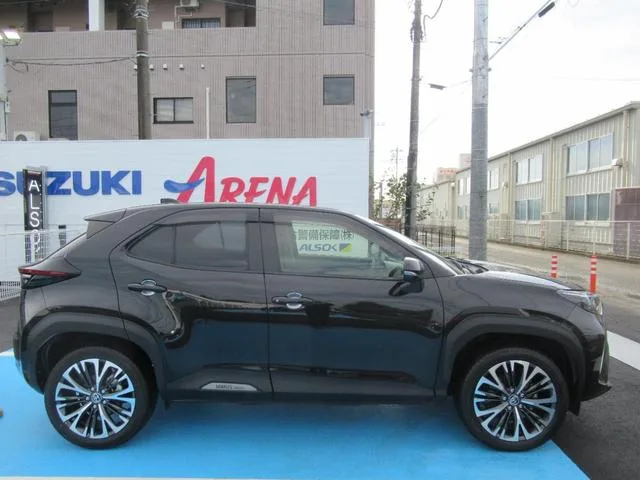 Toyota YARIS CROSS HYBRID Z 2022 — миниатюра 2