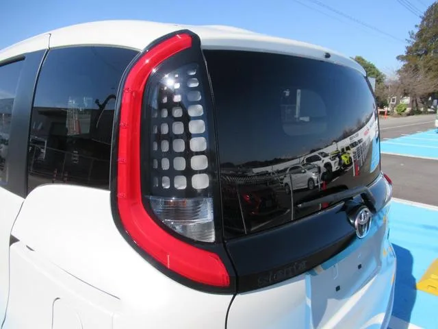 Toyota SIENTA HYBRID Z 2023 — миниатюра 5