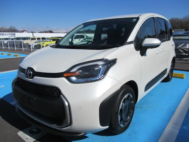Toyota SIENTA HYBRID Z 2023 — фото 1, купить с доставкой в Москву