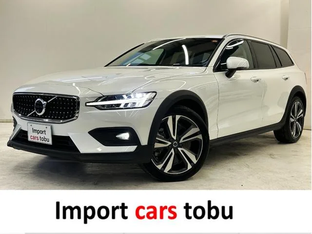 Volvo V60 CROSS COUNTRY ULTRA B5 AWD 2025 — фото 1, купить с доставкой в Москву