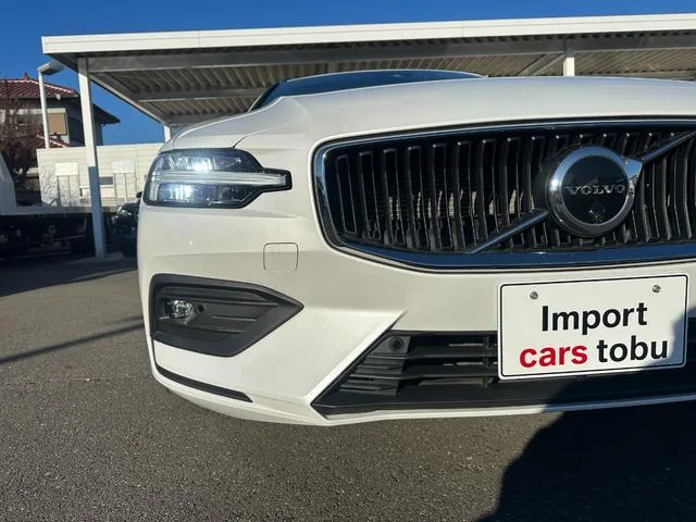Volvo V60 PLUS B4 2022 — миниатюра 2