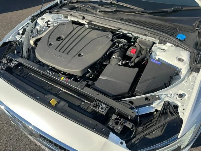 Volvo V60 PLUS B4 2022 — миниатюра 3
