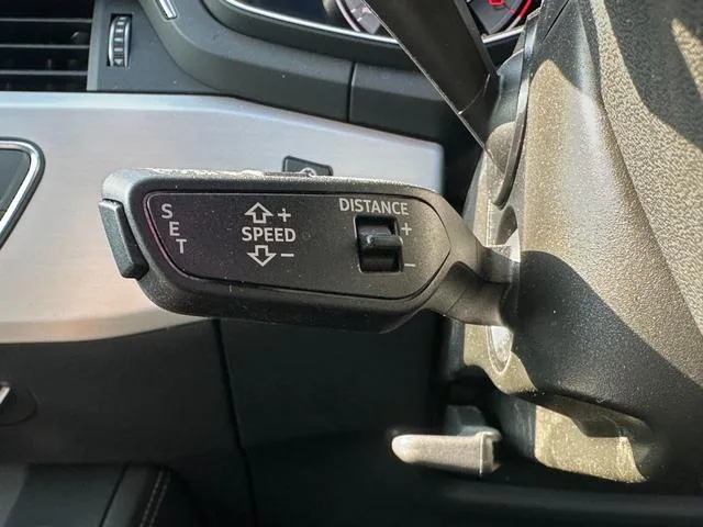 Audi A4 AVANT BLACK STYLE PLUS 2023 — миниатюра 2