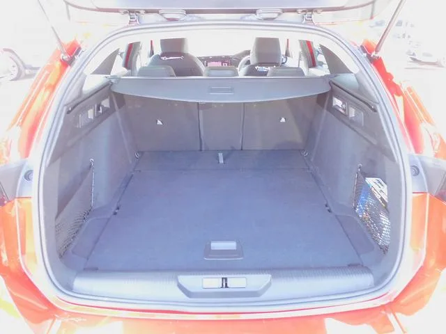 Peugeot 308 SW ALLURE BLUE HDI 2022 — миниатюра 3