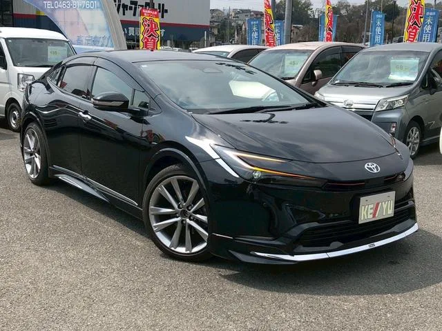 Toyota Prius Z 2023 — миниатюра 2