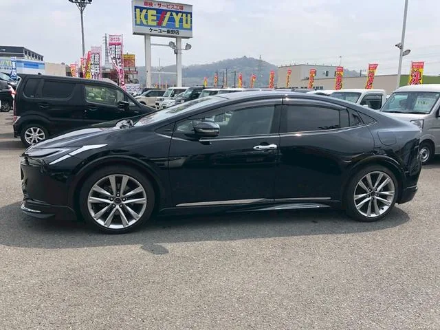 Toyota Prius Z 2023 — миниатюра 3