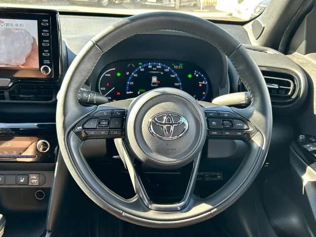Toyota YARIS CROSS HYBRID Z ADVENTURE 2022 — миниатюра 3