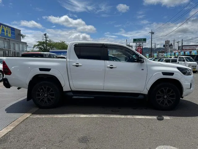 Toyota Hilux Z GR SPORT 2022 — миниатюра 2