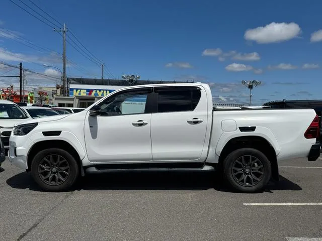 Toyota Hilux Z GR SPORT 2022 — миниатюра 3