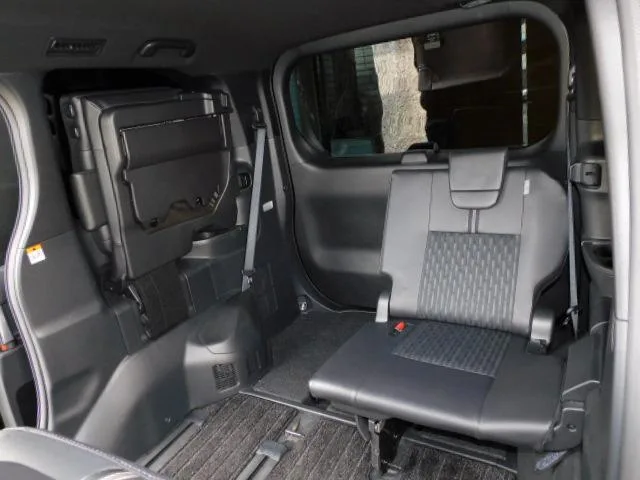 Toyota NOAH HYBRID S-Z 2022 — миниатюра 3