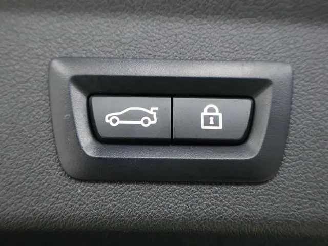 BMW 1 Series 118D INDIVIDUAL EDITION 2022 — миниатюра 3
