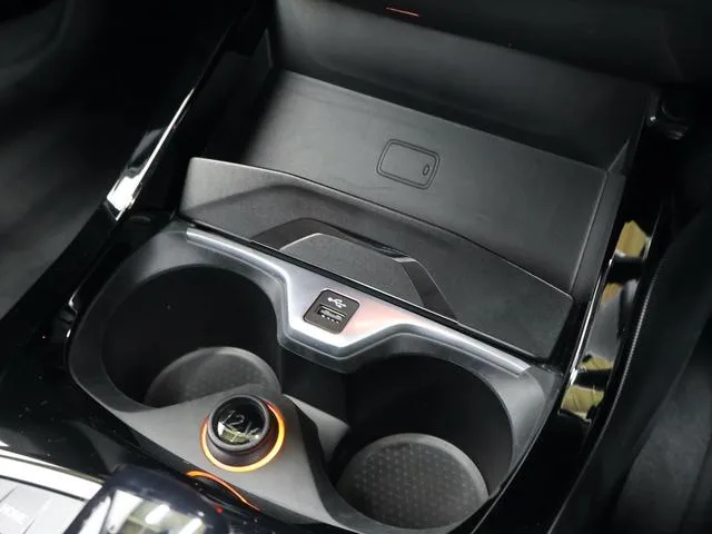 BMW 1 Series 118D INDIVIDUAL EDITION 2022 — миниатюра 5