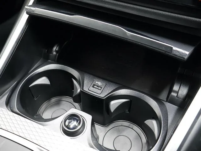 BMW 3 Series 320D X DRIVE M-SPORT 2025 — миниатюра 5