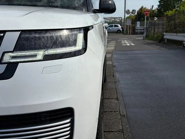 Land Rover Range Rover SV P530 STANDARD WHEELBASE 2023 — миниатюра 2