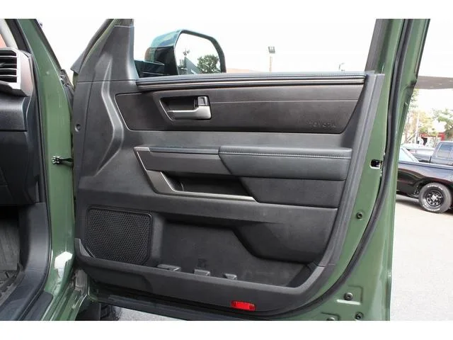 America Toyota TUNDRA CREWMAX SR5 2022 — миниатюра 3
