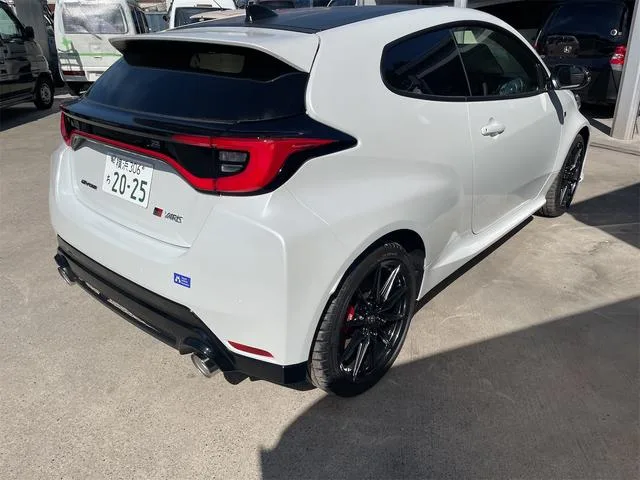 Toyota GR YARIS RZ HIGH PERFORMANCE 2025 — миниатюра 4
