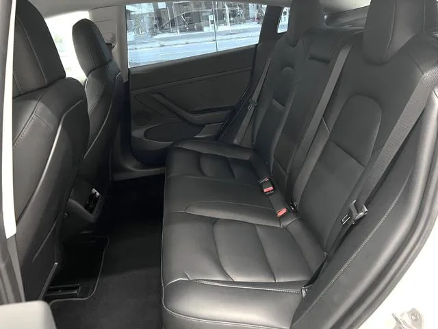 Tesla Model 3 LONG RANGE AWD 2022 — миниатюра 3