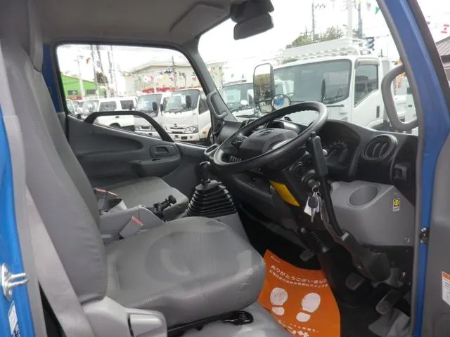 Hino DUTRO 2024 — миниатюра 4