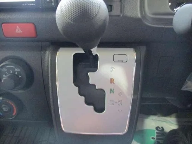 Toyota HIACE VAN LONG DX GL PACKAGE 2025 — миниатюра 5