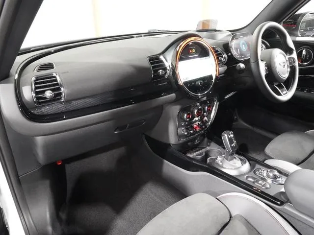 MINI MINI JCW CLUBMAN PREMIUM PLUS PACKAGE JOHN COOPER WORKS TRIM 2023 — миниатюра 4