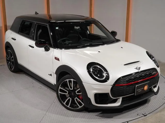MINI MINI JCW CLUBMAN PREMIUM PLUS PACKAGE JOHN COOPER WORKS TRIM 2023 — миниатюра 5