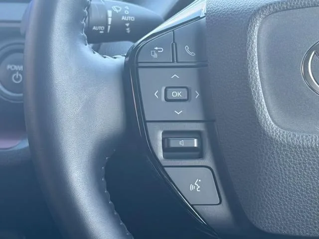 Toyota Prius Z 2023 — миниатюра 5