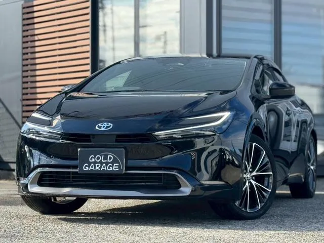 Toyota Prius Z 2023 — фото 1, купить с доставкой в Москву