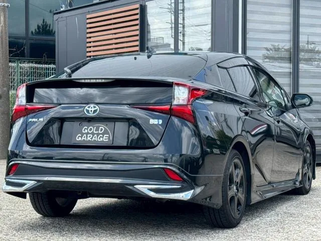 Toyota Prius S TOURING SELECTION BLACK EDITION 2022 — миниатюра 2