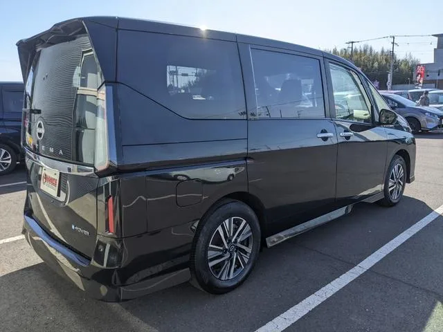 Nissan SERENA E-POWER HIGHWAY STAR V 2023 — миниатюра 2