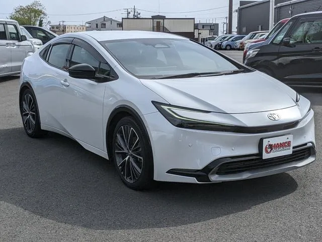 Toyota Prius Z 2023 — миниатюра 2