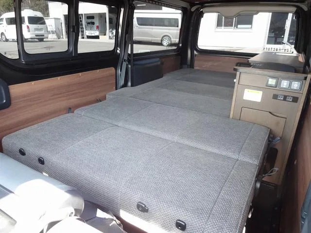 Toyota HIACE VAN 2023 — миниатюра 3