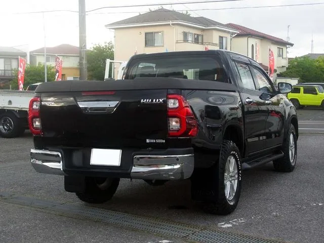 Toyota Hilux Z 2023 — миниатюра 2