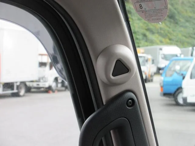 Mitsubishi Fuso CANTER 2025 — миниатюра 4