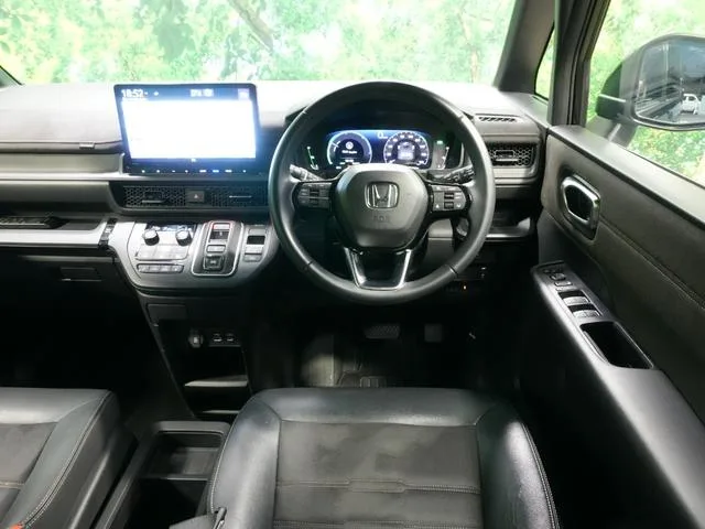 Honda STEPWAGON E:HEV SPADA PREMIUM LINE 2022 — миниатюра 2