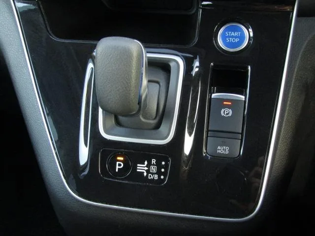 Nissan SERENA E-POWER HIGHWAY STAR V 2022 — миниатюра 3