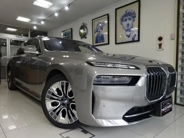 BMW 7 Series 740I EXCELLENCE THE FIRST EDITION 2022 — фото 1, купить с доставкой в Москву
