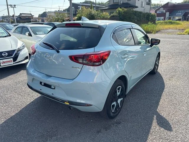 Mazda MAZDA2 15 BD 2023 — миниатюра 2