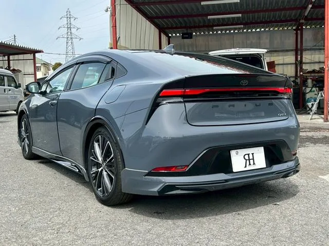 Toyota Prius Z 2025 — миниатюра 4