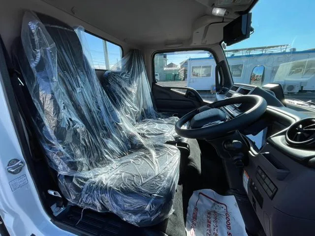 Mitsubishi Fuso CANTER LONG ALL LOW FLOOR 2025 — миниатюра 3