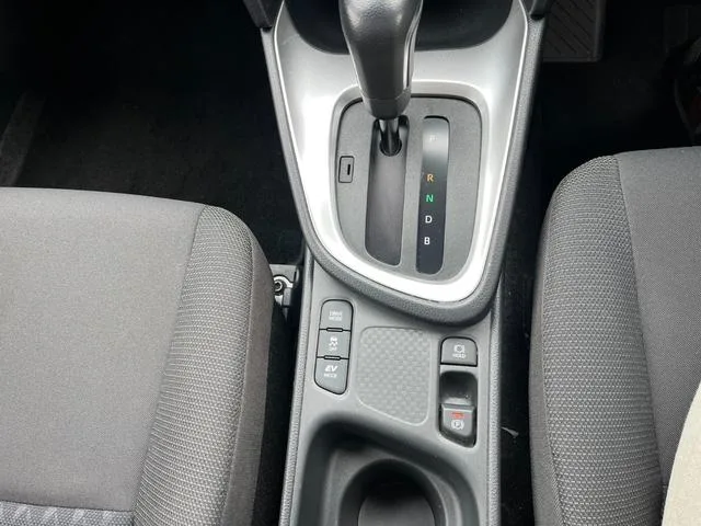 Toyota YARIS CROSS HYBRID G 2022 — миниатюра 5
