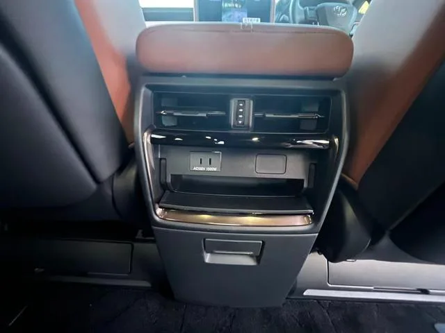 Toyota VELLFIRE HYBRID Z PREMIER 2023 — миниатюра 5