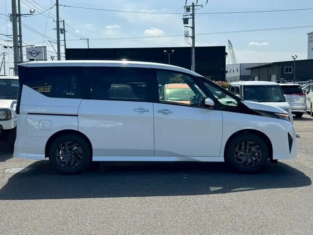 Nissan SERENA HIGHWAY STAR V 2026 — миниатюра 3