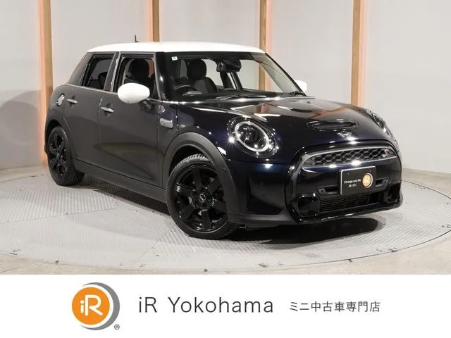 MINI MINI COOPER SD CLASSIC TRIM 2022 — фото 1, купить с доставкой в Москву