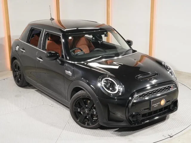 MINI MINI COOPER SD PREMIUM PLUS PACKAGE CLASSIC TRIM 2024 — миниатюра 5