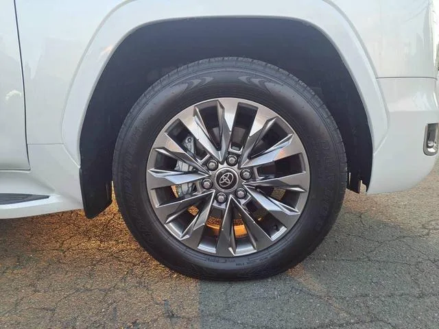 Toyota Land Cruiser ZX 2024 — миниатюра 5