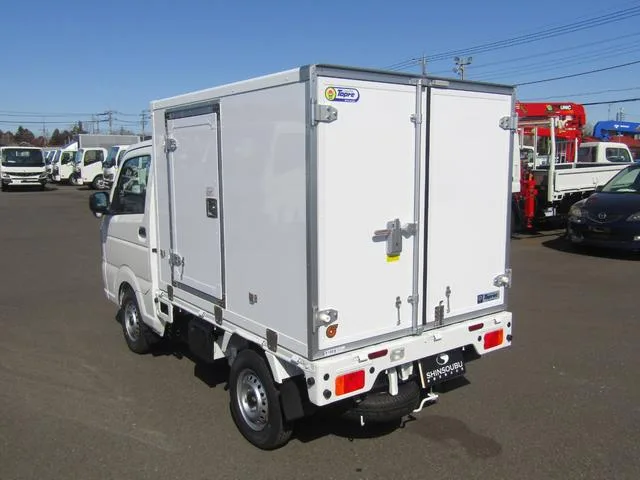 Mitsubishi MINICAB TRUCK M 2024 — миниатюра 2